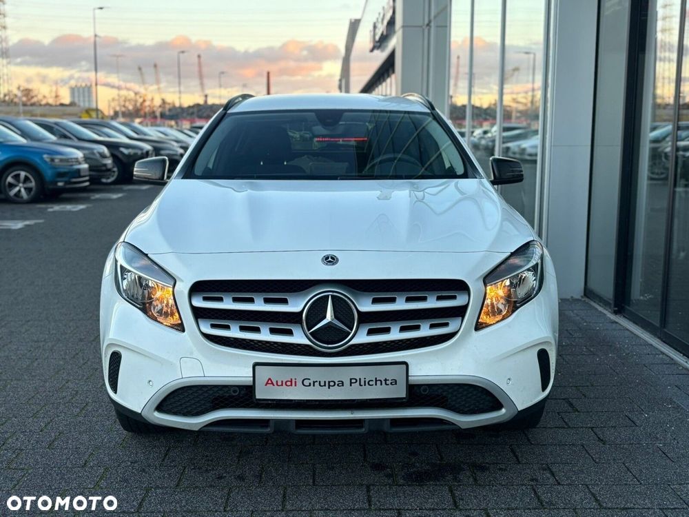 Mercedes-Benz GLA - 7