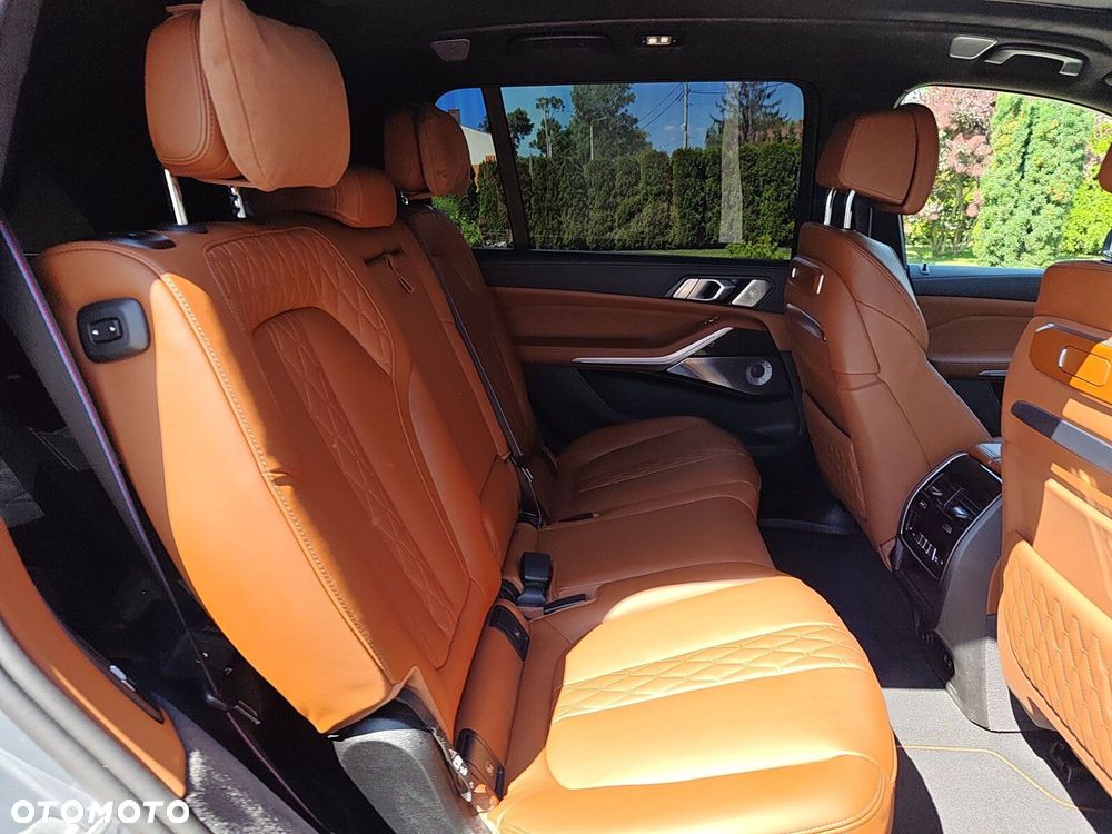 BMW X7 - 22