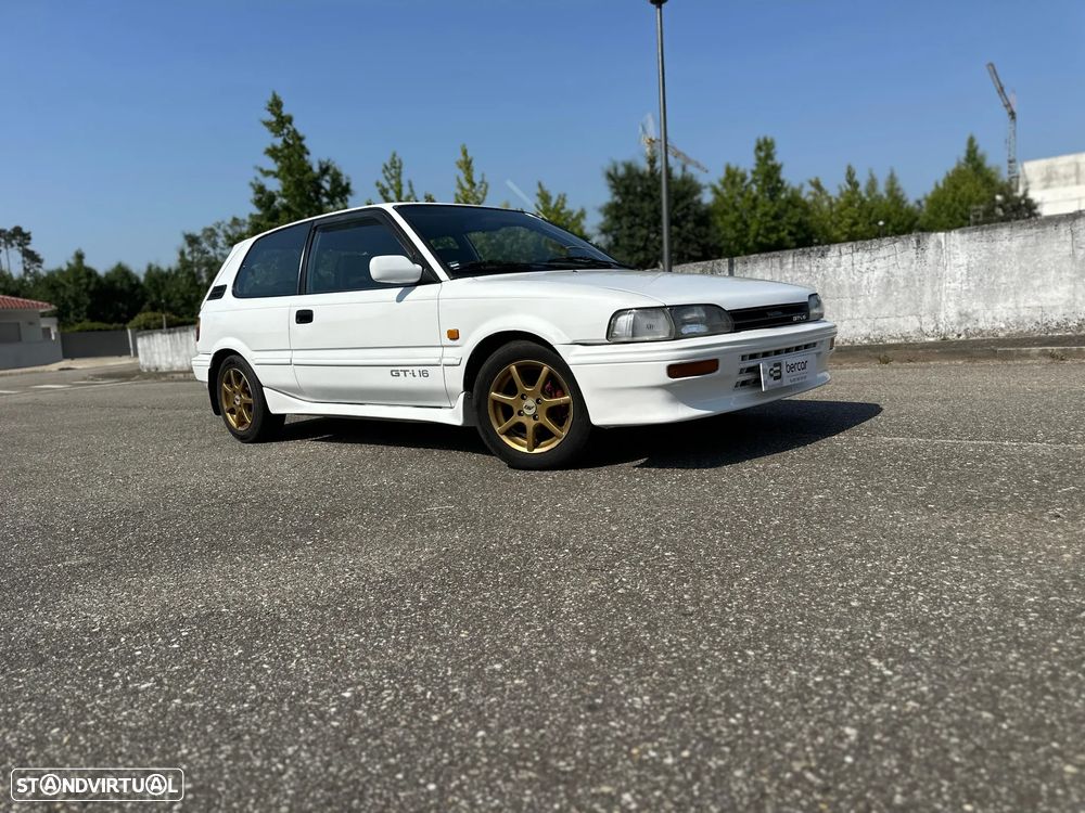 Toyota Corolla - 2