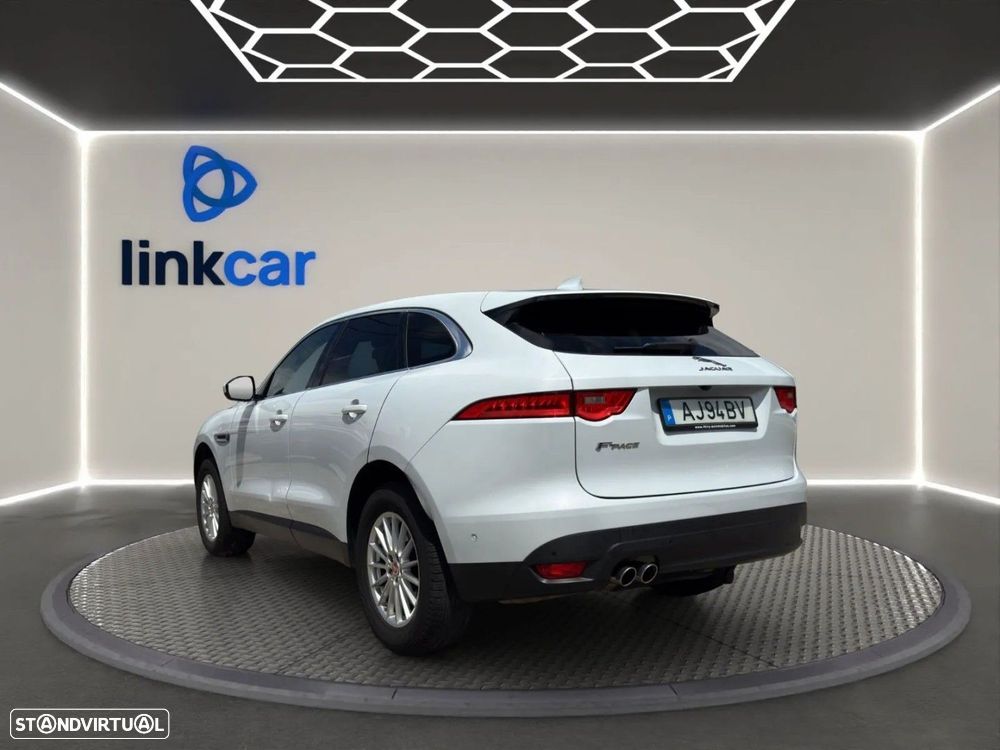Jaguar F-Pace - 12
