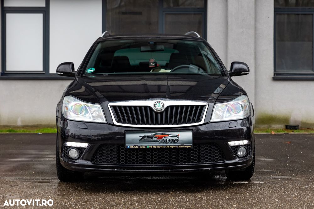 Skoda Octavia Combi 2.0 TDI DPF RS - 3