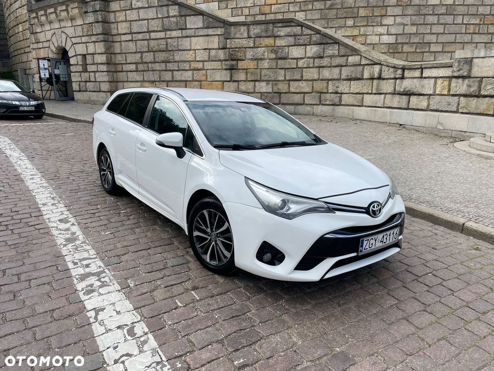 Toyota Avensis - 1