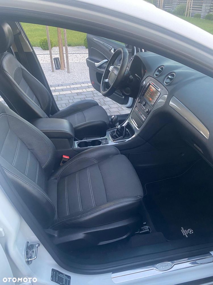 Ford Mondeo - 12