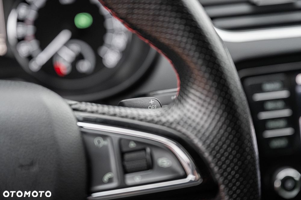 Skoda Octavia 2.0 TSI RS DSG - 22