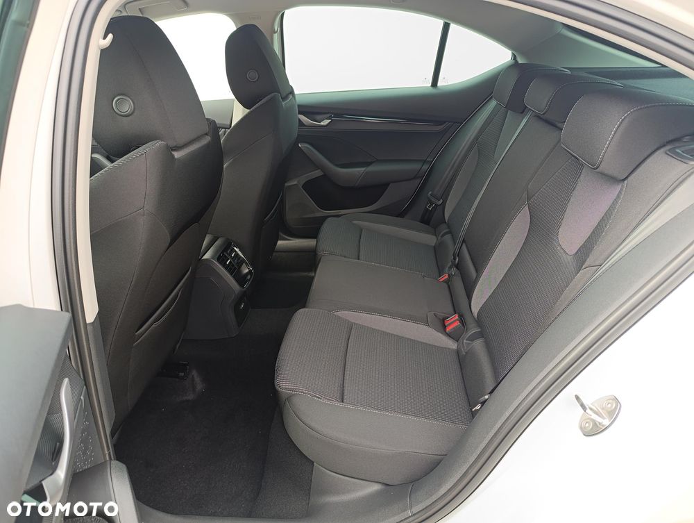 Skoda Octavia 1.5 TSI e-TEC DSG Selection - 12