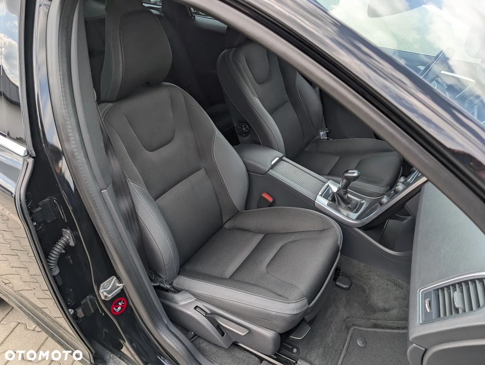 Volvo XC 60 D4 Momentum - 36