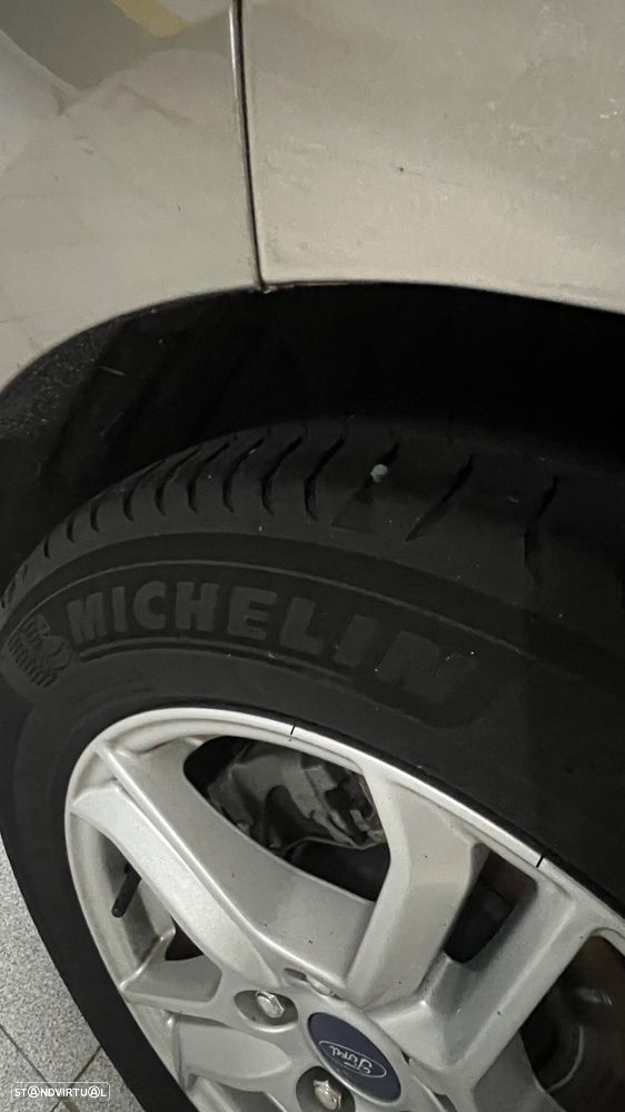 Ford Focus 1.0 EcoBoost Business Aut. - 3