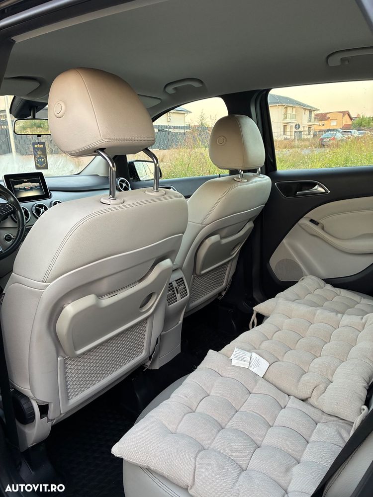 Mercedes-Benz B 180 - 8