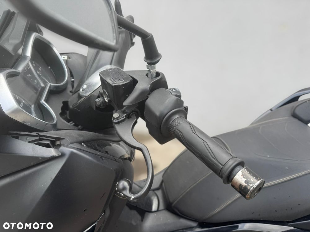 Yamaha X-max - 9