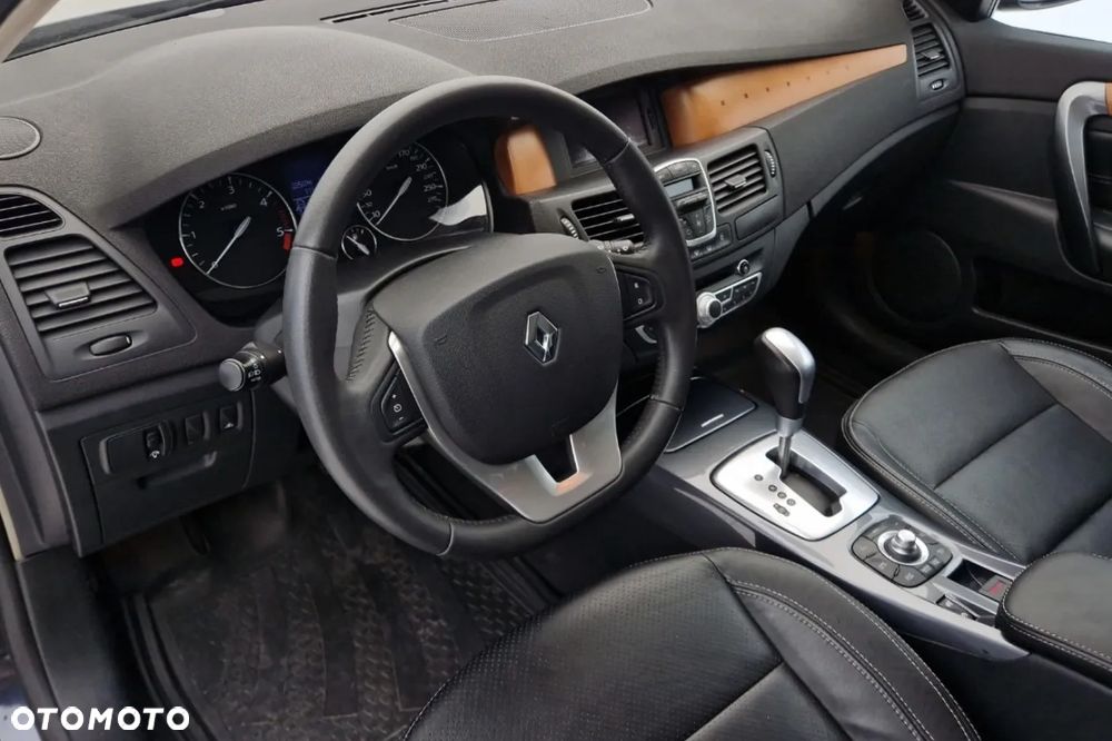 Renault Laguna 3.0 dCi V6 FAP Initiale - 9