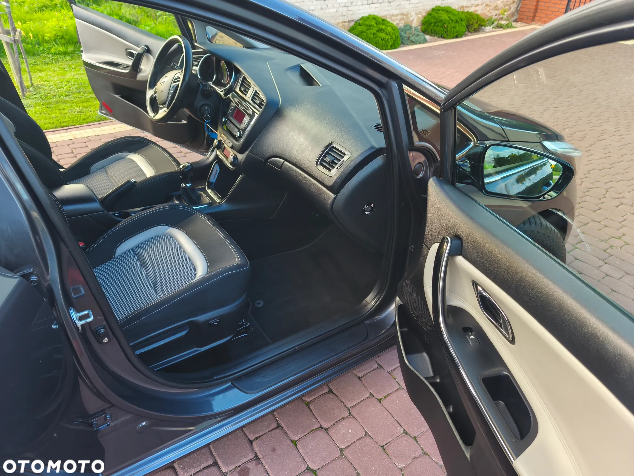 Kia Ceed 1.6 GDI Dream Team Edition - 9