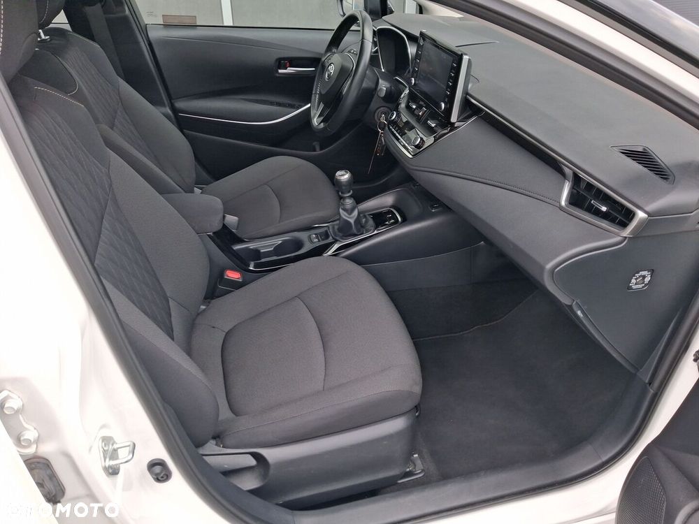 Toyota Corolla 1.6 Premium EU6 - 26