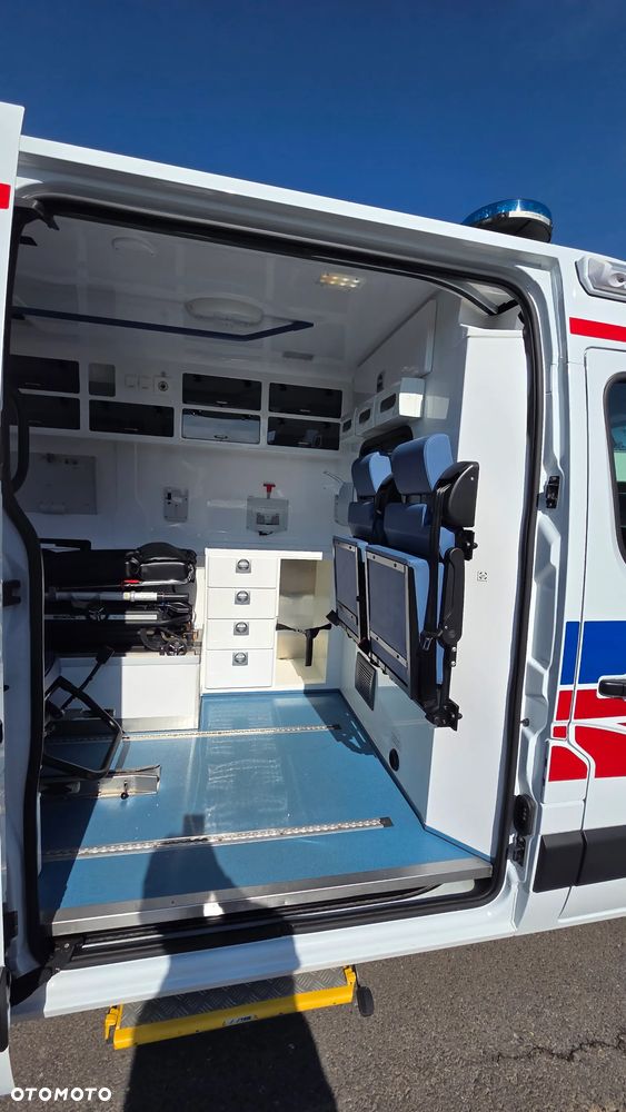 Renault Master Ambulans karetka gwarancja - 20