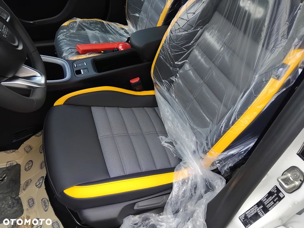 Jeep Avenger 1.2 T3 mHEV The North Face 4xe eDCT6 - 12