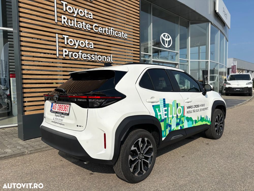 Toyota Yaris Cross 1.5 VVT-i HSD 4x2 Dynamic - 3