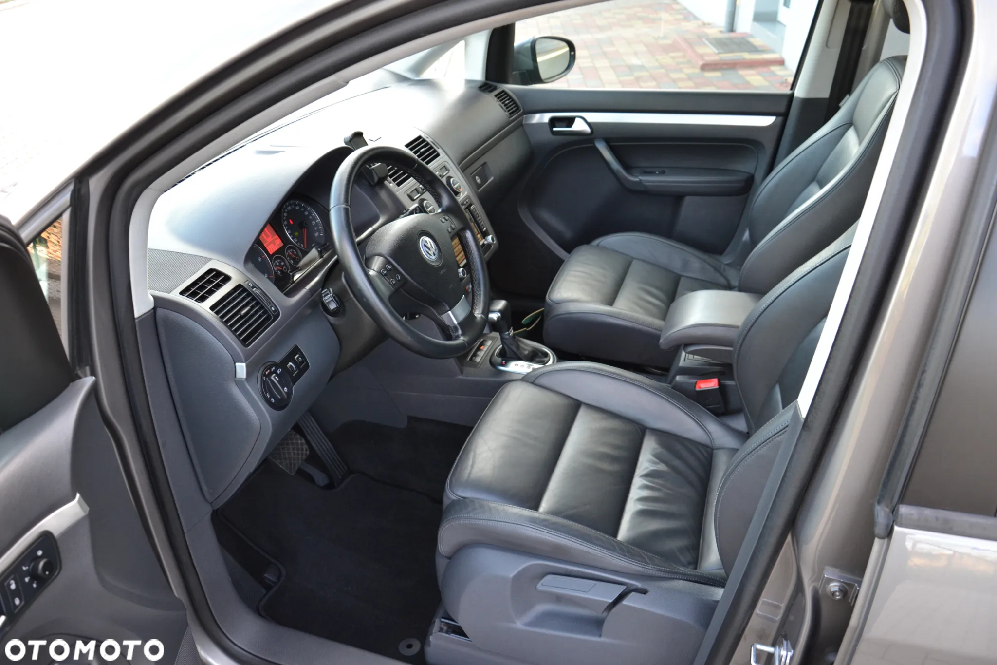 Volkswagen Touran 2.0 TDI DPF Highline DSG - 17