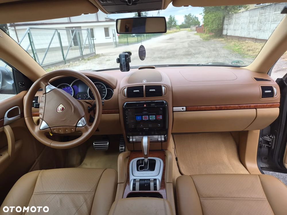 Porsche Cayenne - 17
