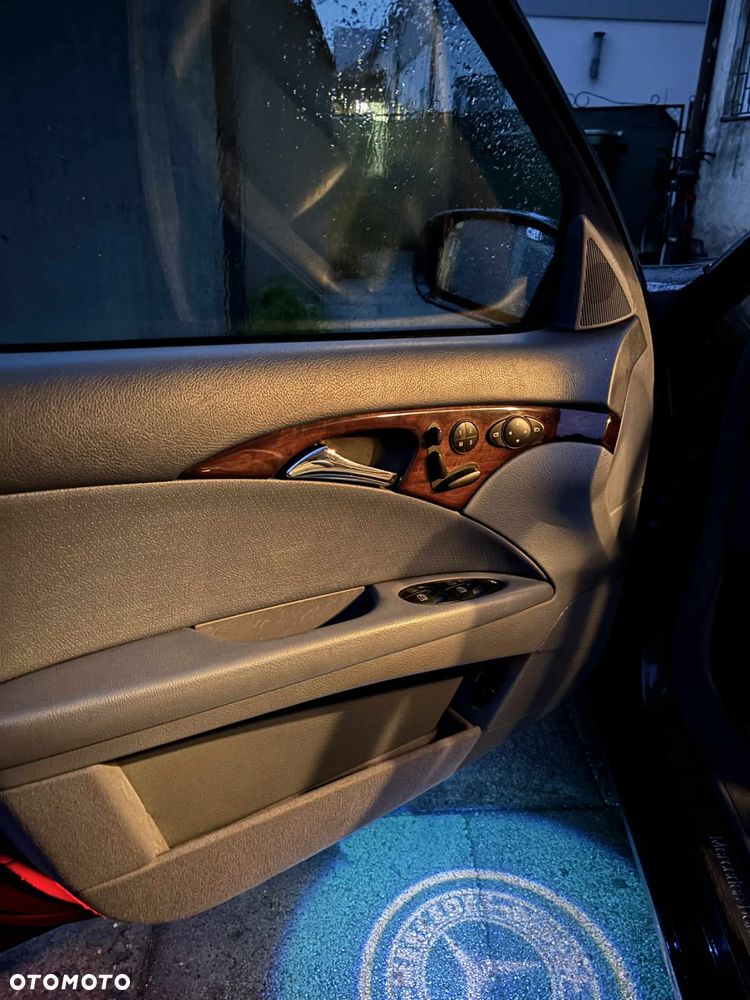 Mercedes-Benz Klasa E - 8