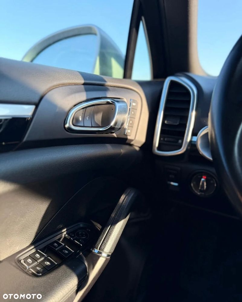 Porsche Cayenne Platinum Edition - 15