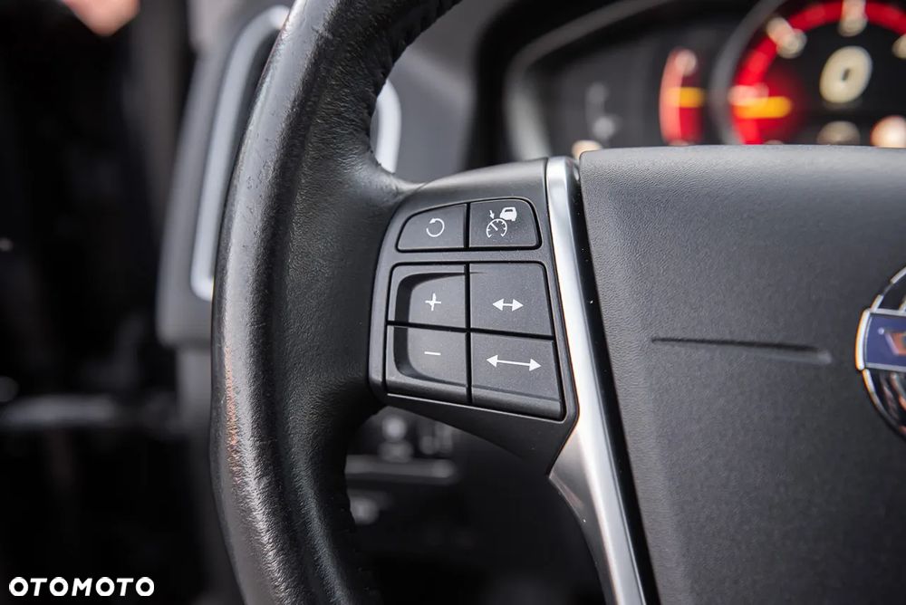 Volvo XC 60 D3 Drive-E Kinetic - 21