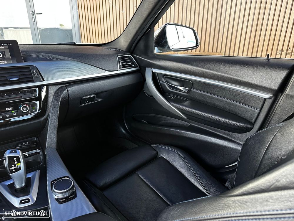BMW 330 e iPerformance Pack M - 37