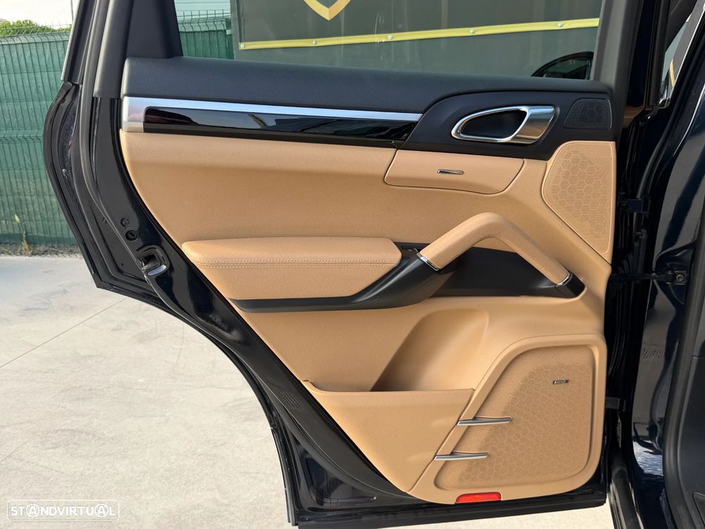 Porsche Cayenne 3.0 V6 - 43