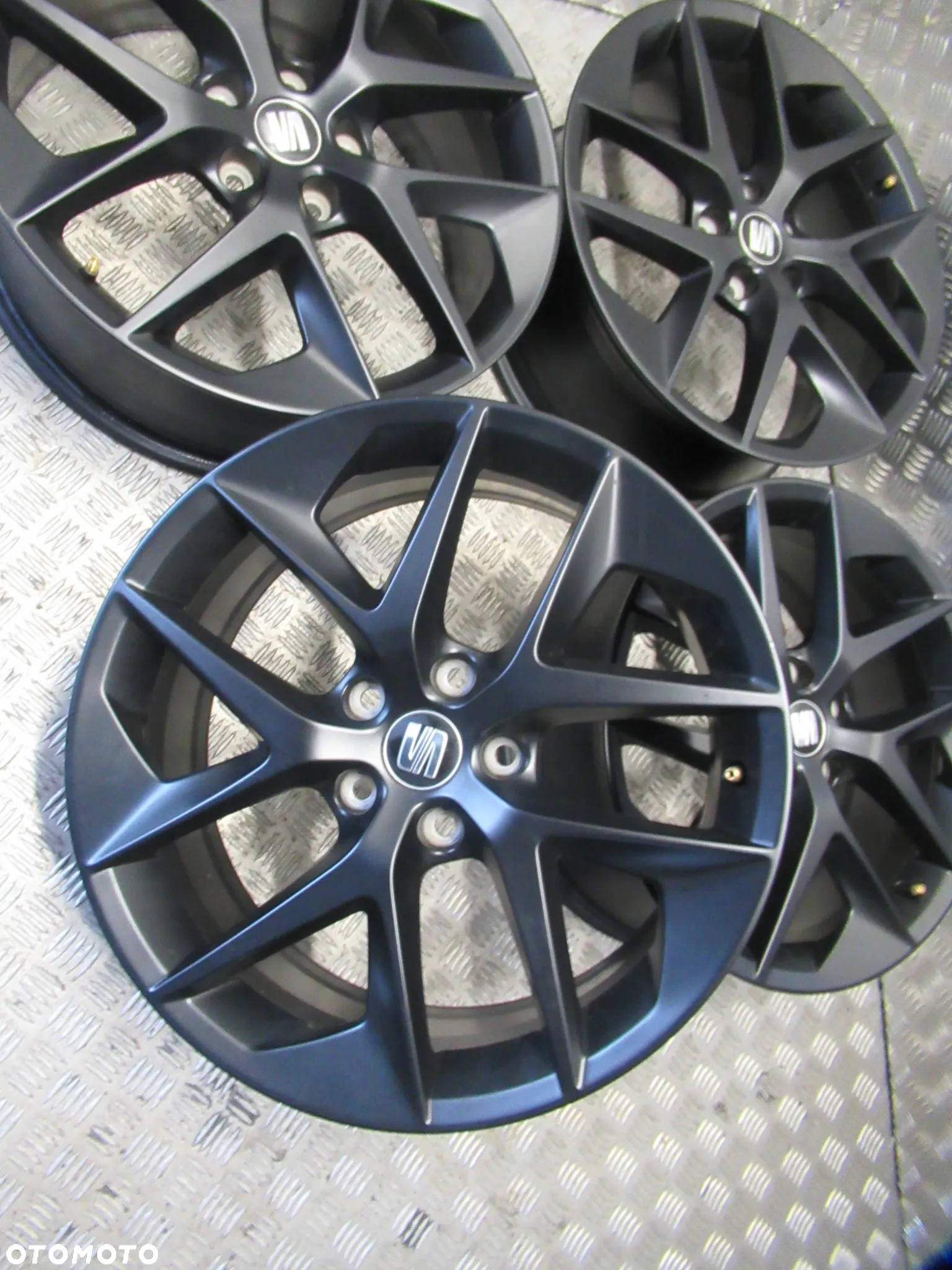 Felgi Seat Leon Leon Cupra Tarraco Altea Alhambra 7,5Jx18 et51 5x112 - 6