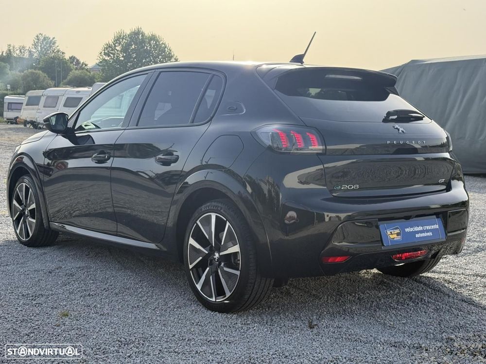 Peugeot e-208 GT - 15