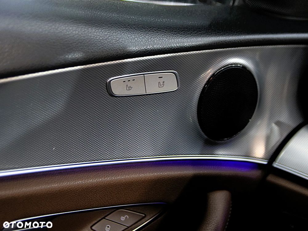 Mercedes-Benz Klasa E 220 d 9G-TRONIC - 19