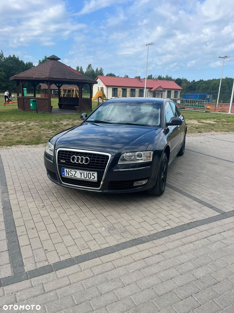 Audi A8 - 4