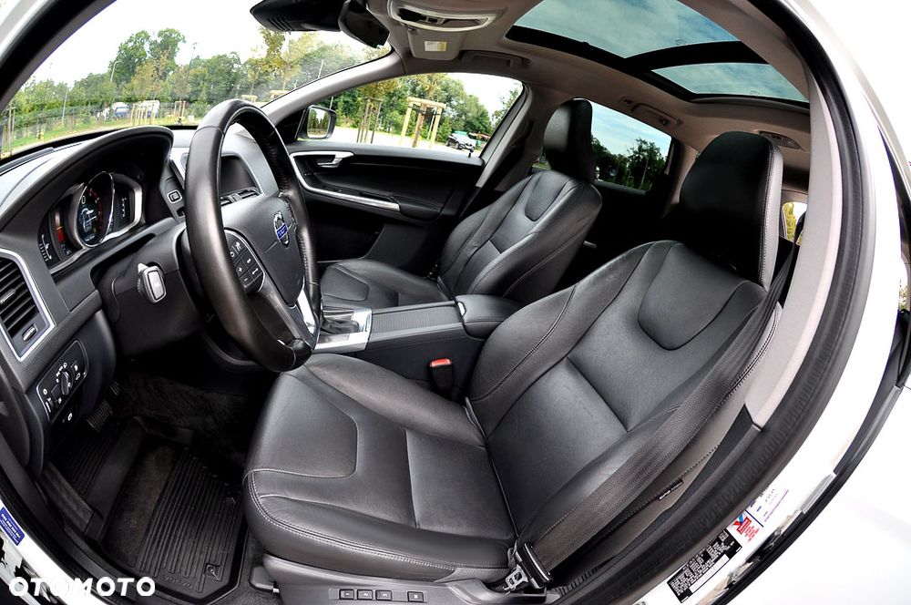 Volvo XC 60 T5 AWD Inscription - 24