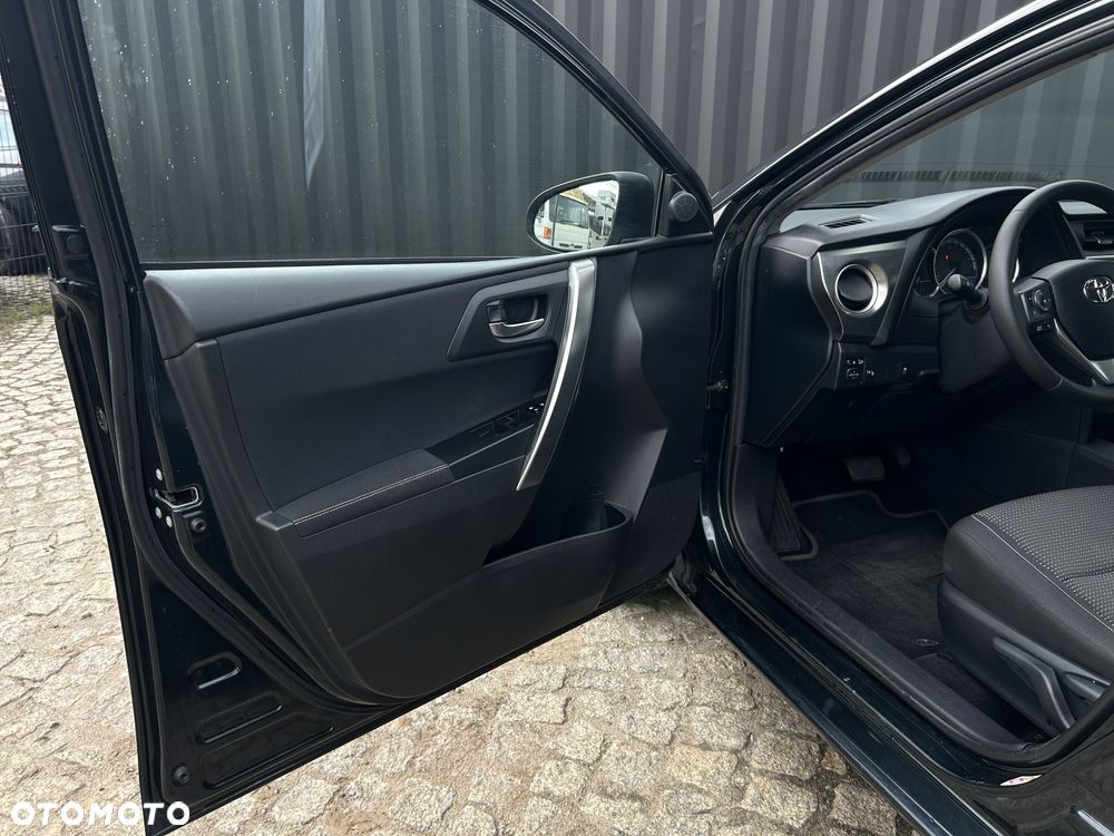 Toyota Auris - 14