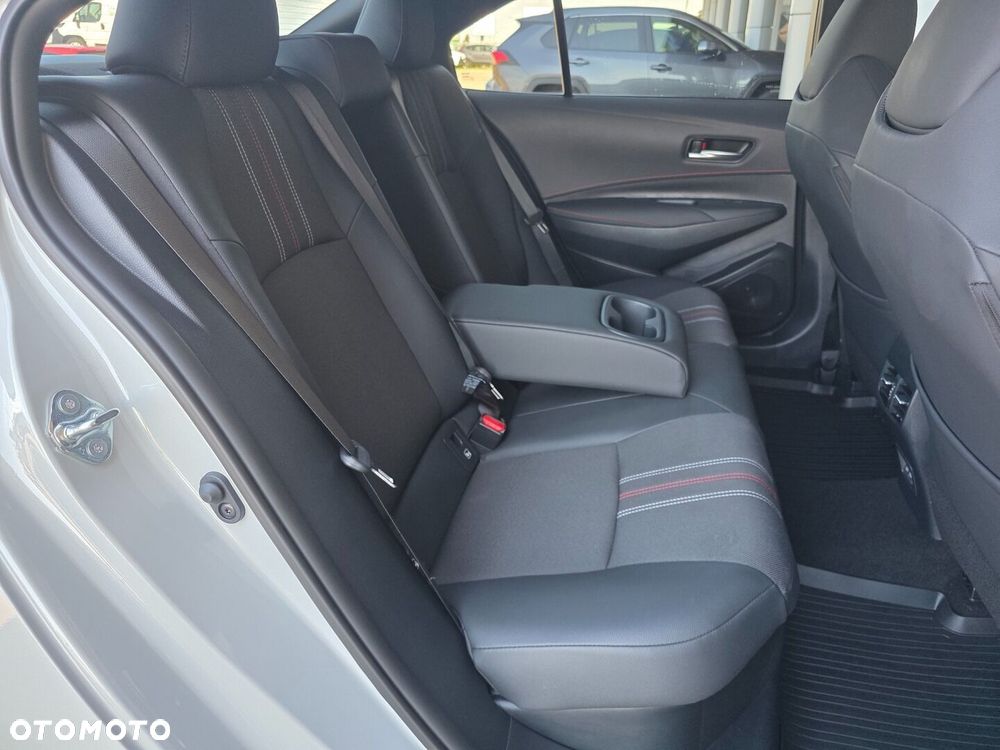Toyota Corolla 1.8 Hybrid GR Sport - 23