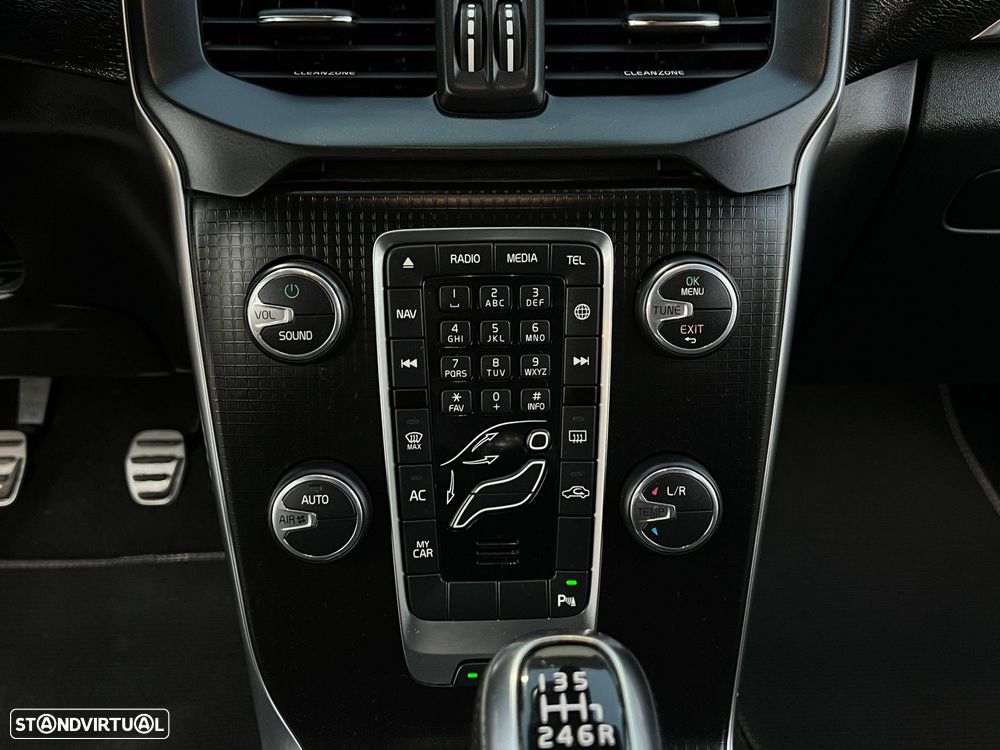 Volvo V40 2.0 D2 R-Design - 23