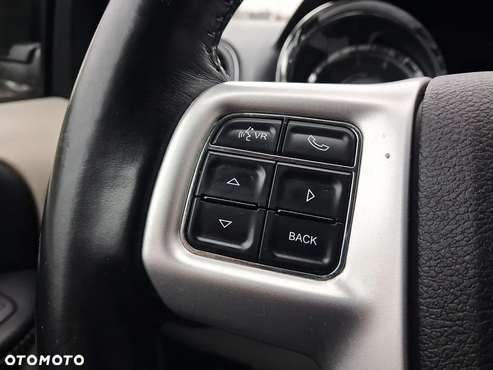 Chrysler Town & Country 3.6 Touring - 33