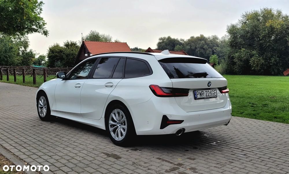 BMW Seria 3 320d Advantage sport - 22