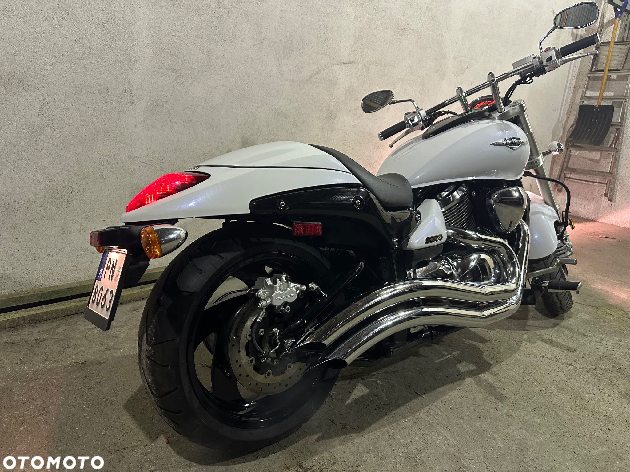 Suzuki Intruder - 8