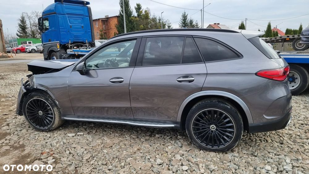 Mercedes-Benz GLC 220 d 4Matic 9G-TRONIC AMG Line Advanced - 10