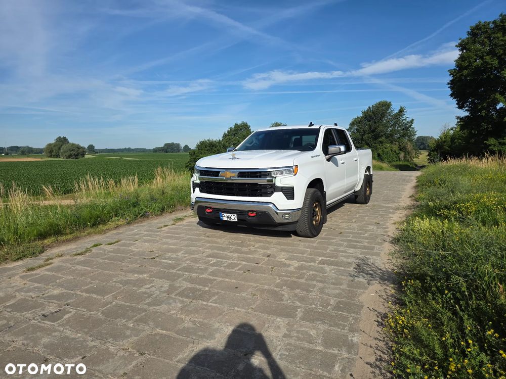 Chevrolet Silverado - 2