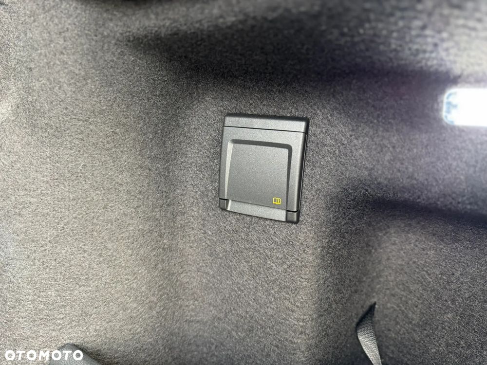 Volkswagen Passat - 37