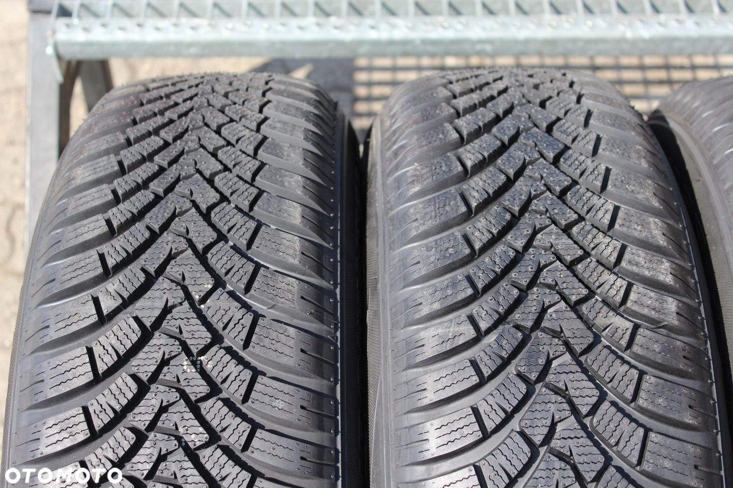 4x 215/65R17 FALKEN EUROWINTER HS01 SUV 99H 19r - 2