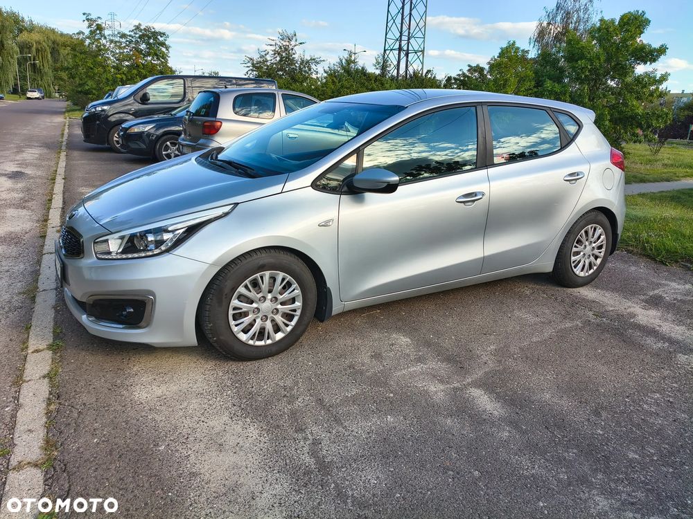 Kia Ceed - 11