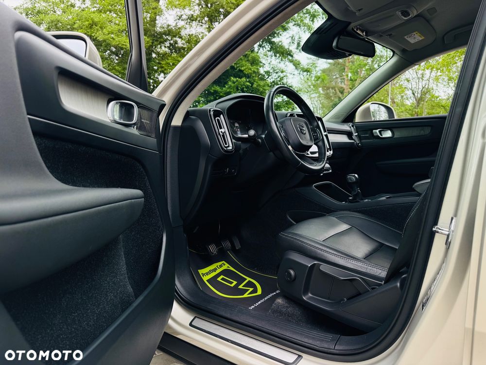 Volvo XC 40 D3 SCR Inscription - 28