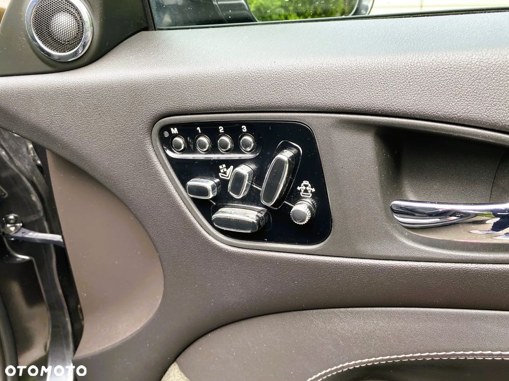 Jaguar XK 5.0 V8 Portfolio - 29