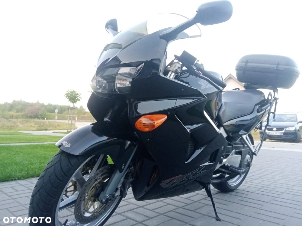 Honda VFR - 11