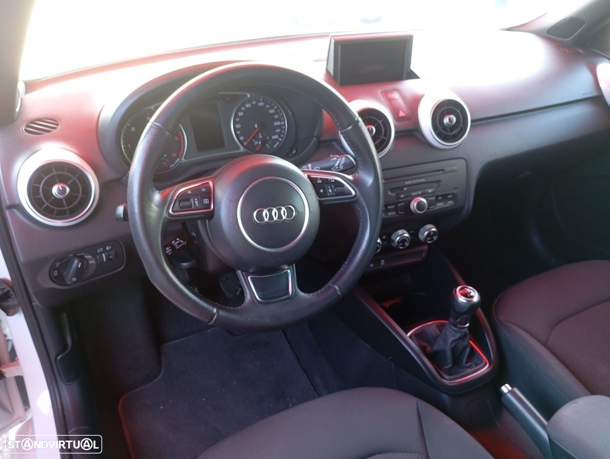 Audi A1 1.6 TDI S-line - 8