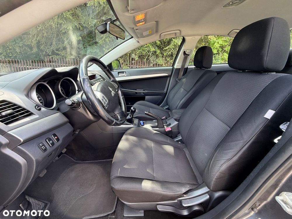 Mitsubishi Lancer - 13
