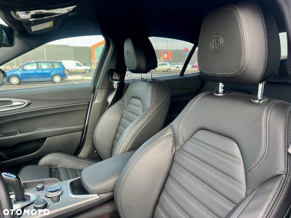 Alfa Romeo Giulia - 7