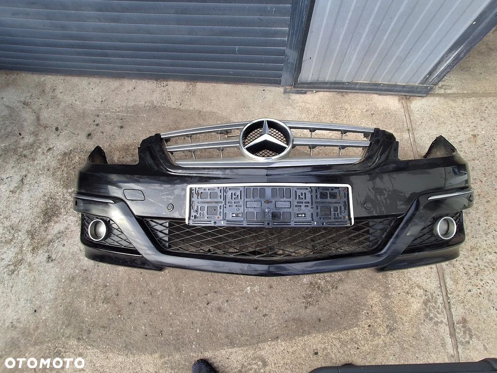 MERCEDES B-KLASA W245 ZDERZAK PO LIFCIE NA PDC CHROM Z GRILLEM KOLOR 191 DO MONTAŻU - 1