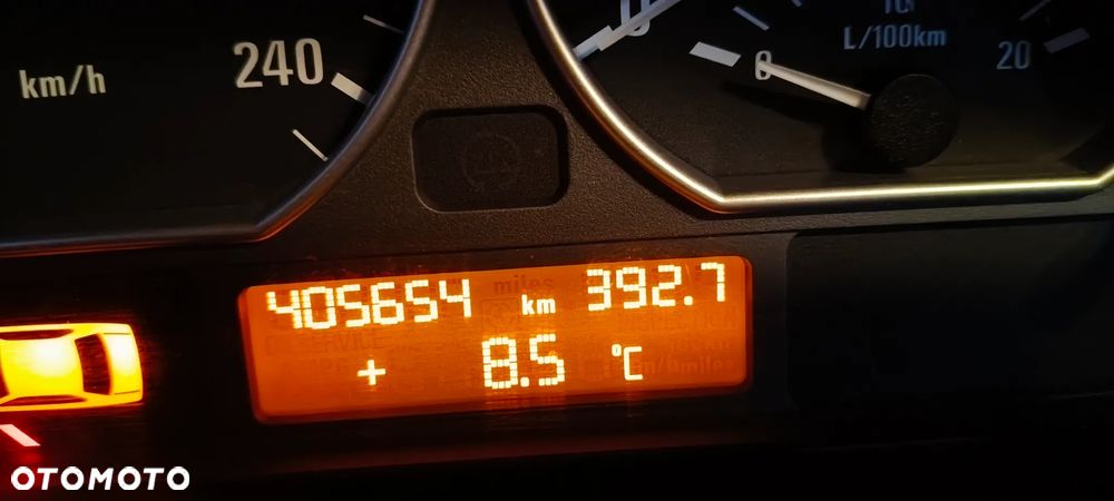 BMW Seria 3 318d - 13